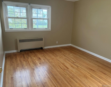 243 Lee Avenue - Photo Thumbnail 3