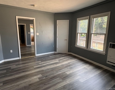 358 North Street - Photo Thumbnail 5