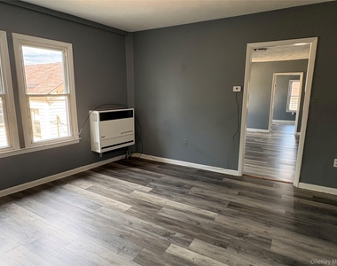 358 North Street - Photo Thumbnail 3