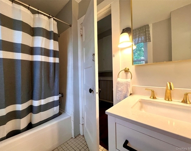 148 Franklin Avenue - Photo Thumbnail 11