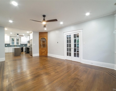 148 Franklin Avenue - Photo Thumbnail 2