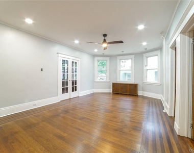 148 Franklin Avenue - Photo Thumbnail 1