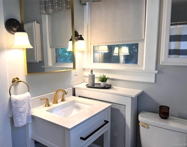 148 Franklin Avenue - Photo Thumbnail 12