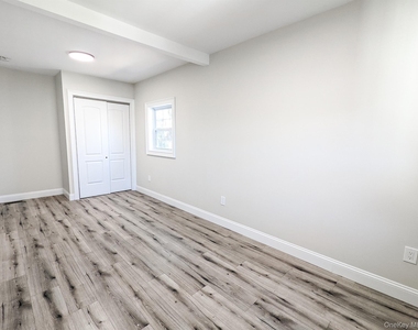 13 Woodland Lane - Photo Thumbnail 7