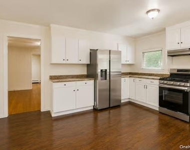 130 Whitlock Road - Photo Thumbnail 3