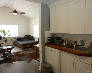 39a Laurelton Road - Photo Thumbnail 4
