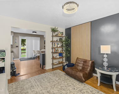 31 Berkshire Drive - Photo Thumbnail 12