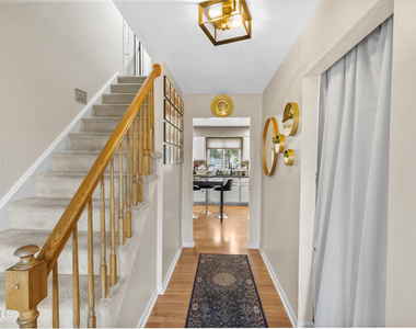31 Berkshire Drive - Photo Thumbnail 5
