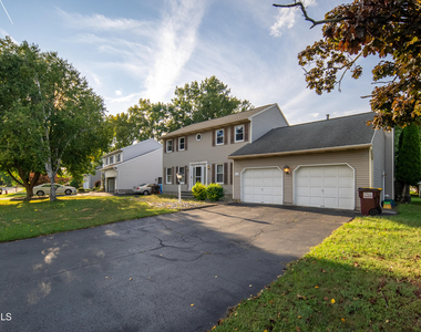 31 Berkshire Drive - Photo Thumbnail 74