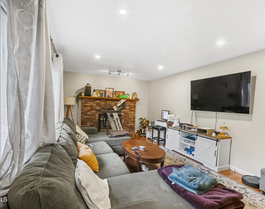 31 Berkshire Drive - Photo Thumbnail 18