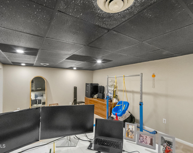 31 Berkshire Drive - Photo Thumbnail 52