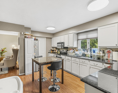 31 Berkshire Drive - Photo Thumbnail 21