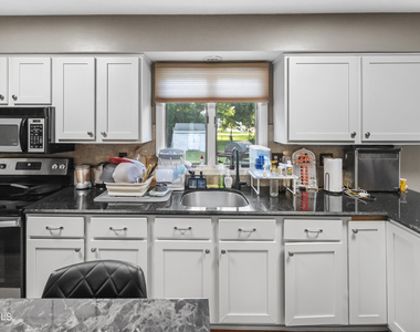 31 Berkshire Drive - Photo Thumbnail 27