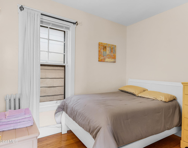 2209 15th Street - Photo Thumbnail 6