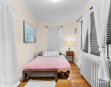 2209 15th Street - Photo Thumbnail 12