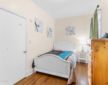 2209 15th Street - Photo Thumbnail 9