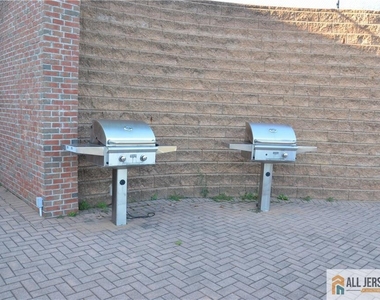 83 Nathan Boulevard - Photo Thumbnail 20