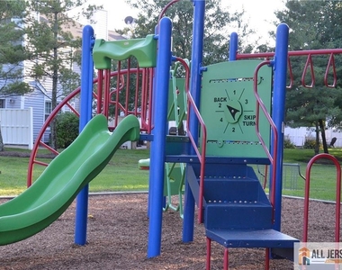 83 Nathan Boulevard - Photo Thumbnail 24