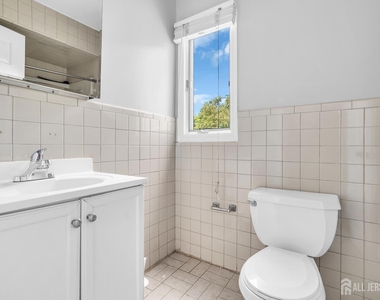 1595 E 2nd Street - Photo Thumbnail 12