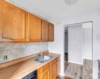 1595 E 2nd Street - Photo Thumbnail 7