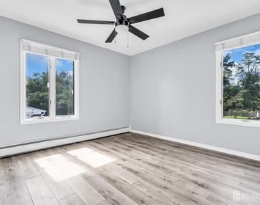1595 E 2nd Street - Photo Thumbnail 10