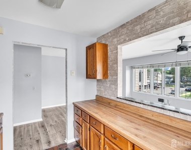 1595 E 2nd Street - Photo Thumbnail 5