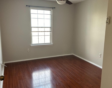 498 Witney Court - Photo Thumbnail 12