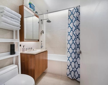 555 W 59th Street - Photo Thumbnail 5