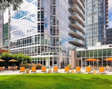 555 W 59th Street - Photo Thumbnail 10