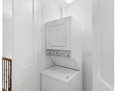 2833 Ocean Parkway - Photo Thumbnail 14