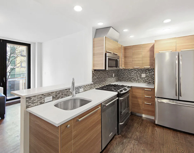 2833 Ocean Parkway - Photo Thumbnail 4
