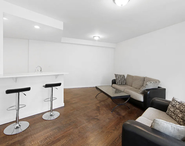 2833 Ocean Parkway - Photo Thumbnail 2
