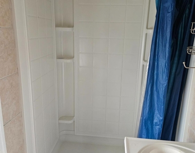 427 Magnolia Street - Photo Thumbnail 4