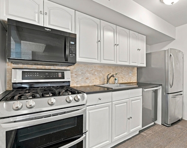 170 John Street - Photo Thumbnail 2