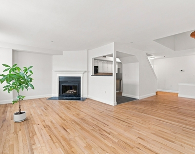 170 John Street - Photo Thumbnail 1