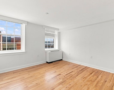 170 John Street - Photo Thumbnail 5