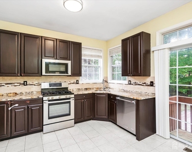 80 Tennyson Road - Photo Thumbnail 15