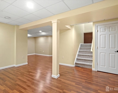 80 Tennyson Road - Photo Thumbnail 32