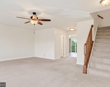 521 Hotchkiss Drive - Photo Thumbnail 9
