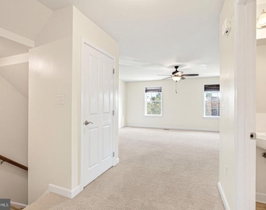 521 Hotchkiss Drive - Photo Thumbnail 13