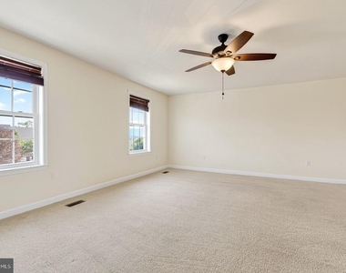 521 Hotchkiss Drive - Photo Thumbnail 12