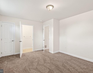 521 Hotchkiss Drive - Photo Thumbnail 27