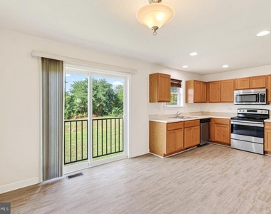 521 Hotchkiss Drive - Photo Thumbnail 3