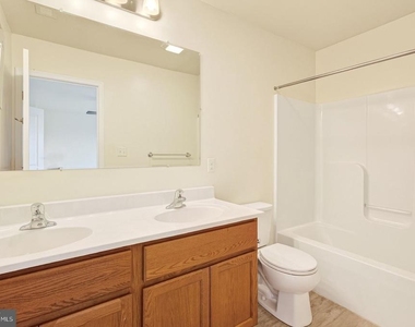 521 Hotchkiss Drive - Photo Thumbnail 17