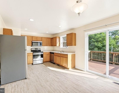 514 Hotchkiss - Photo Thumbnail 5