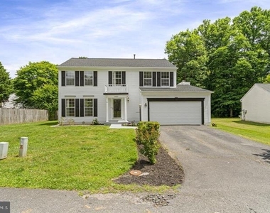 3429 Lacrosse Court - Photo Thumbnail 4