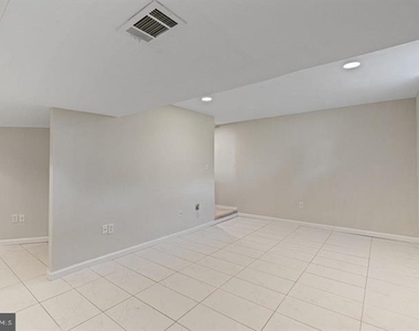 3429 Lacrosse Court - Photo Thumbnail 18