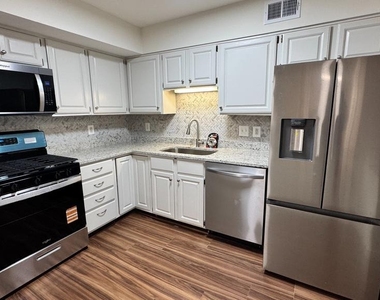 11021 Folksie Court - Photo Thumbnail 8