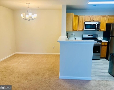 1049 Gardenview Loop - Photo Thumbnail 3
