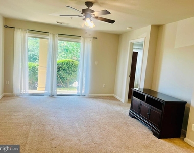 1049 Gardenview Loop - Photo Thumbnail 16